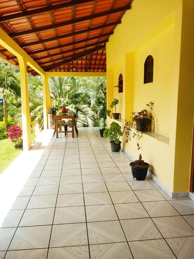 Casa Com Flores Pedra Azul  Bagian luar foto